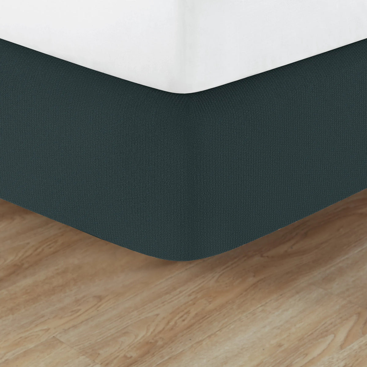Pictured: Knit2Fit Helix Box Spring Wrap featured in the shade Malachite.